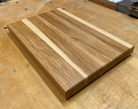 Edge Grain Cutting Board (18" x 12")