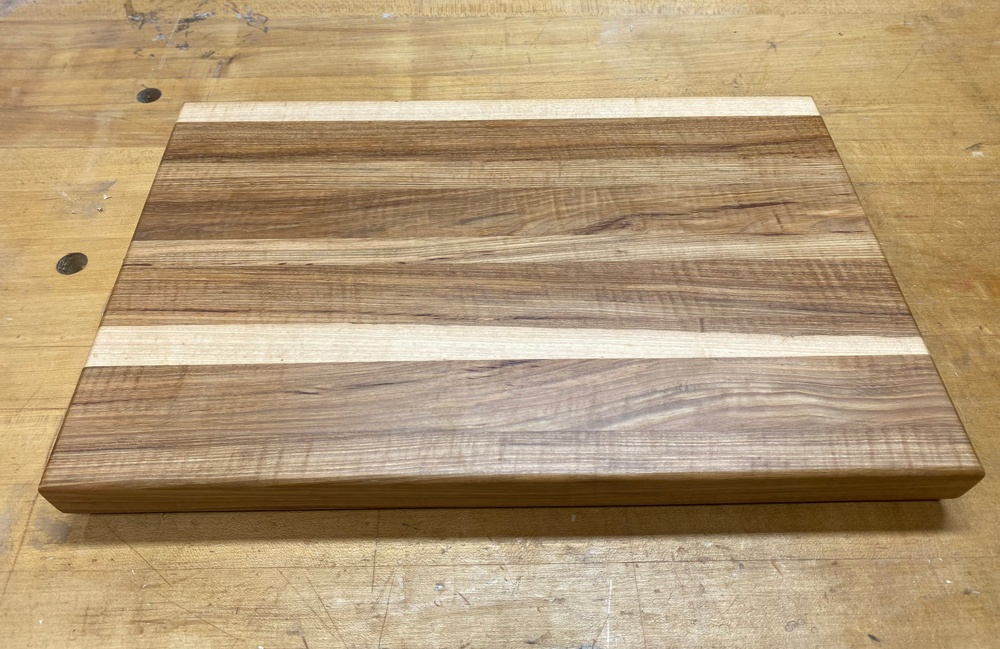 Edge Grain Cutting Board (18" x 12")